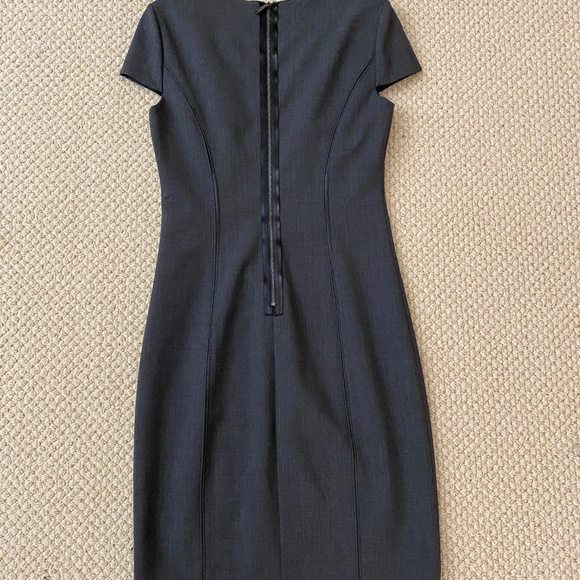 Elie Tahari Cap Sleeve Grey Wool Dress (SZ2) - Picture 6 of 6